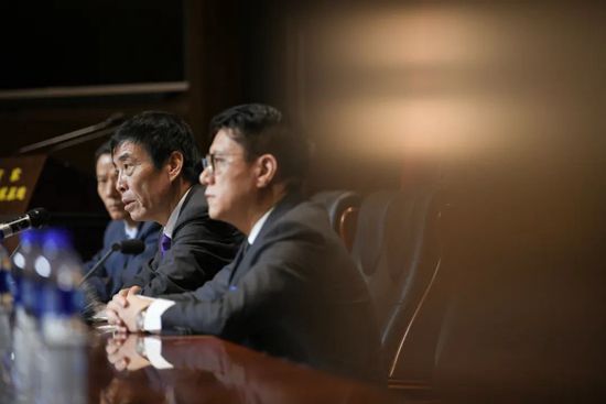 不过罗马希望在冬季转会期租借泰特，这样球员可以在下半赛季得到充足的比赛机会并保持身价，而雷恩俱乐部和泰特可以等到明夏欧洲杯之后再根据球员的表现决定去留。
